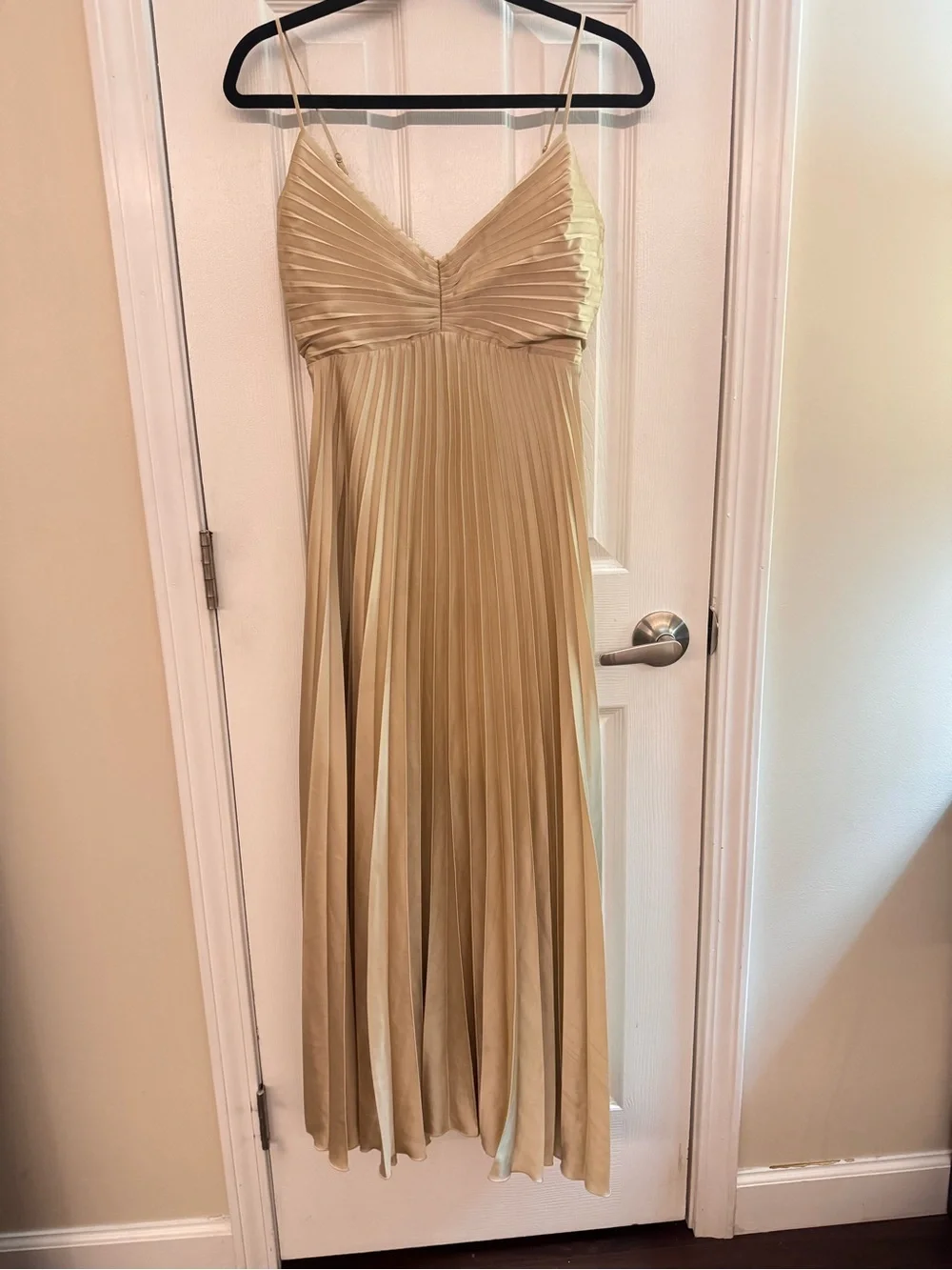 ABERCROMBIE & FITCH Giselle Pleated Gold Satin Maxi Dress Size Small